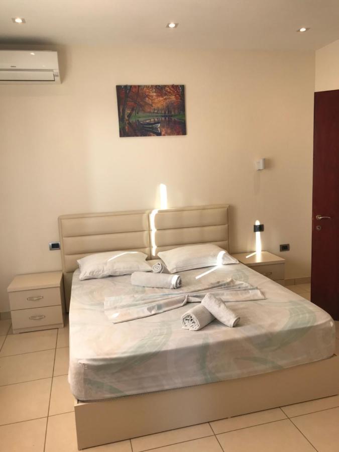 Hotel Sarda Deja's Ford Luaran gambar
