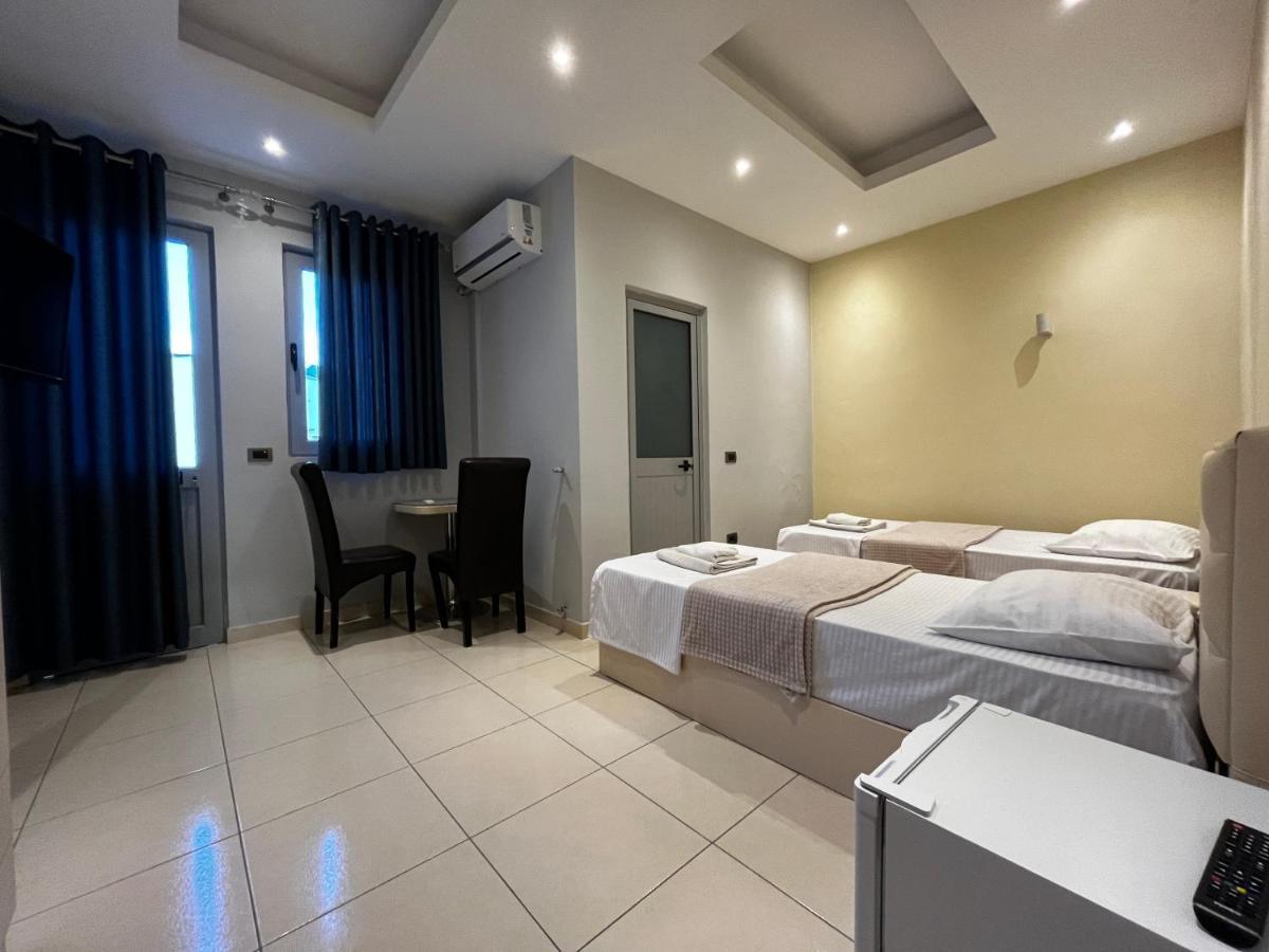 Hotel Sarda Deja's Ford Luaran gambar