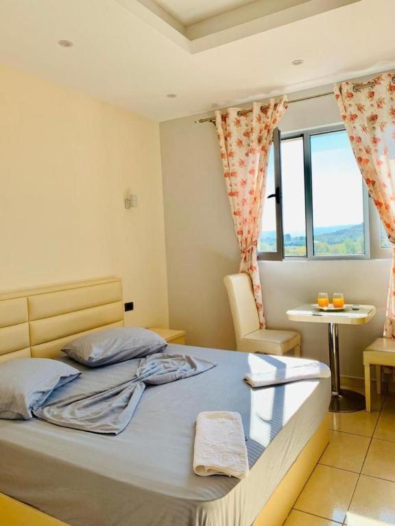 Hotel Sarda Deja's Ford Luaran gambar